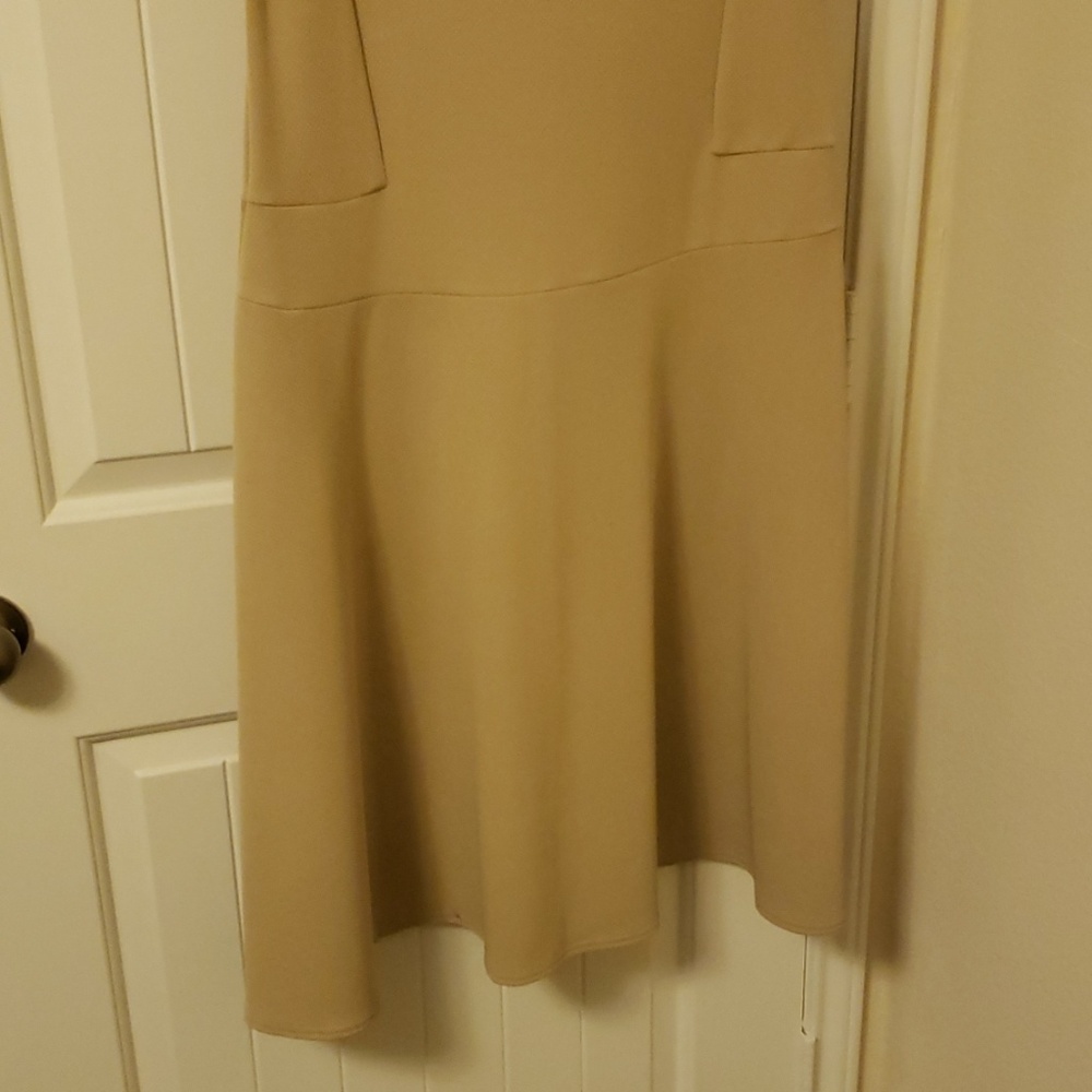 Dress - Picture 3 of 4